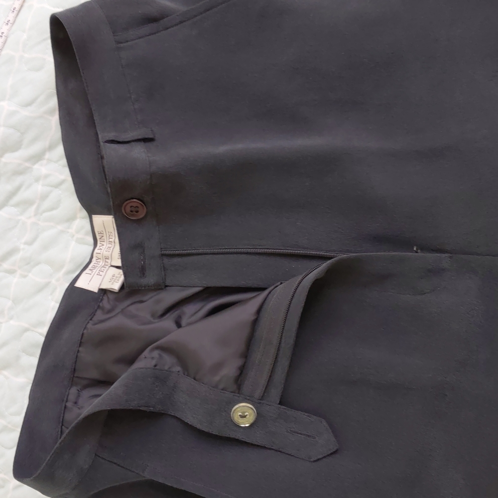 Larry Levine lined silk pant suit nwot. Size 10 petite Very dark navy or black? - Picture 10 of 13